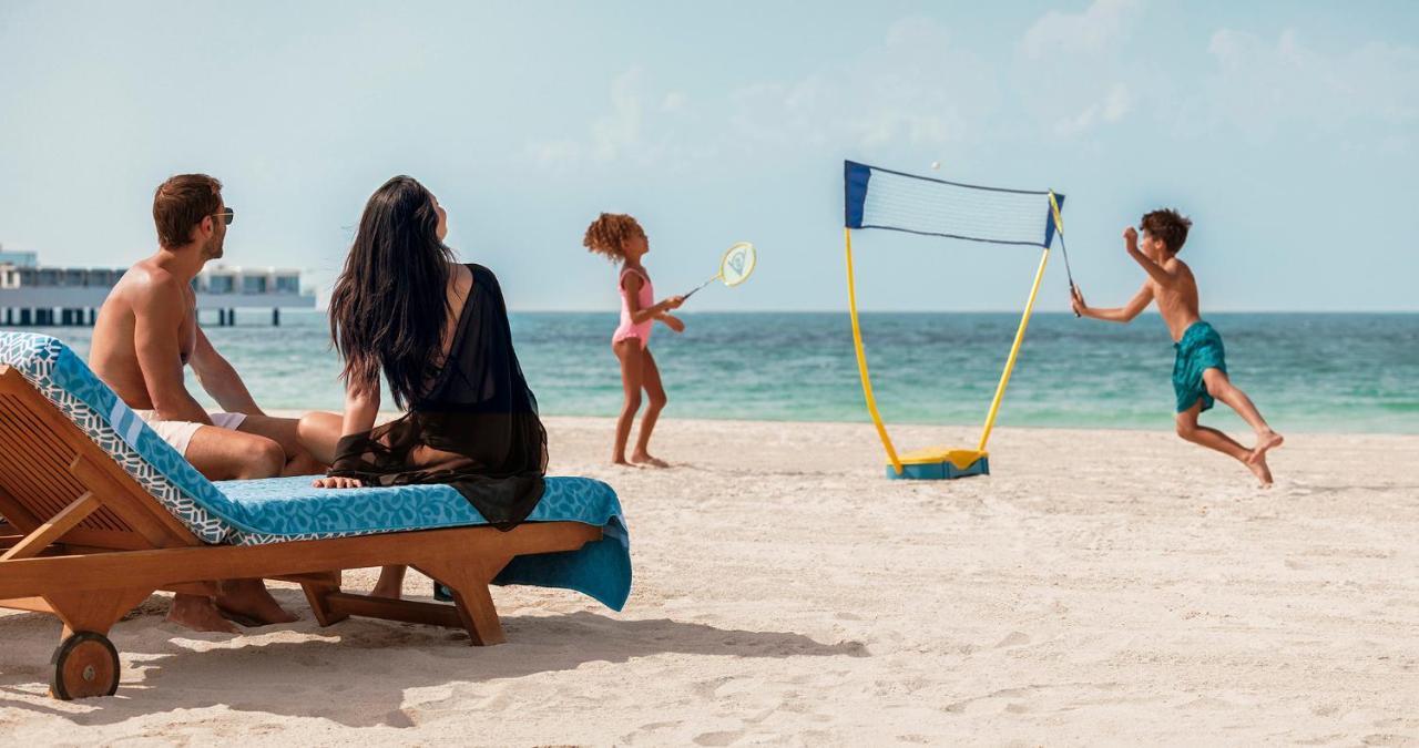 Jumeirah Beach Hotel Dubaï Extérieur photo Badminton on the beach