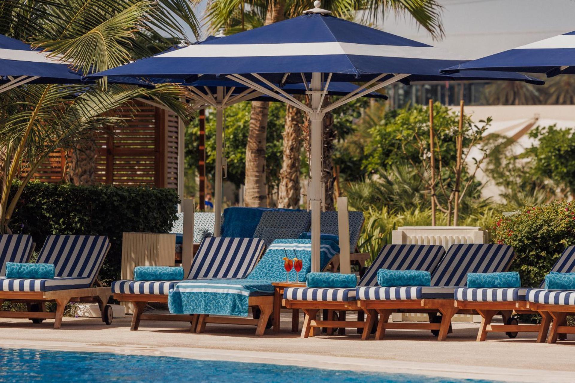 Jumeirah Beach Hotel Dubaï Extérieur photo The swimming pool at the hotel